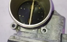 Дроссельная заслонка для Volkswagen Tiguan 2009 года на фотографиях