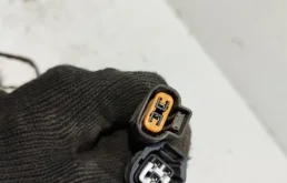 Проводка моторного отсека для Hyundai Solaris 2010 года на фотографиях