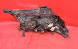 Фара левая для Toyota Land Cruiser 2010 года на фотографиях