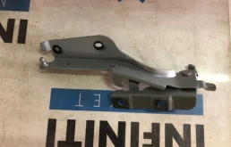 Петля капота левая для Infiniti QX 2013 года на фотографиях