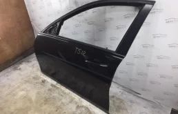 Дверь передняя левая для Mercedes-Benz C class 2010 года на фотографиях