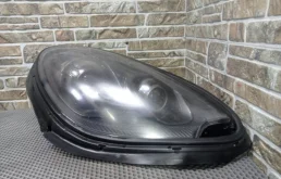 Фара правая для Porsche Macan 2015 года на фотографиях