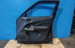 Дверь передняя левая для Nissan Juke 2018 года на фотографиях