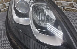 Фара правая для Porsche Macan 2015 года на фотографиях