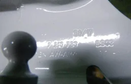 Петля капота правая для BMW X3 2010 года на фотографиях