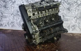 Двигатель без навесного для Toyota Hilux Pick Up 2005 года на фотографиях