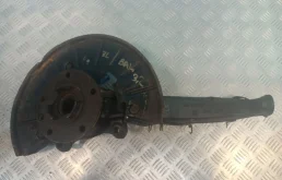 Кулак поворотный правый для Volkswagen Touareg 2008 года на фотографиях