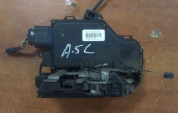 Замок передней левой двери для Volkswagen Touareg 2009 года на фотографиях