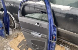 Дверь задняя левая для Volvo S40 2011 года на фотографиях