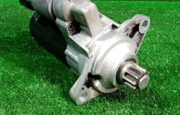 Стартер для Volkswagen Passat 2005 года на фотографиях