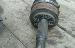 Привод передний левый для Toyota Corolla 2011 года на фотографиях