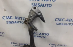 Подрамник двигателя для Audi A6 2018 года на фотографиях