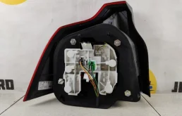 Фонарь правый для Volvo S40 2004 года на фотографиях