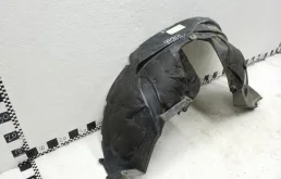 Подкрылок передний правый для Renault Duster 2010 года на фотографиях