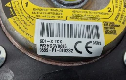 Подушка безопасности водителя для Nissan X-Trail 2018 года на фотографиях