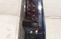 Фонарь внешний левый для Nissan X-Trail 2007 года на фотографиях