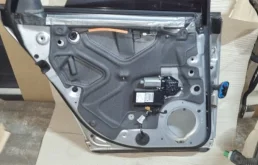 Дверь задняя левая для Audi A4 2001 года на фотографиях