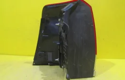 Фонарь внешний правый для Toyota Land Cruiser 2018 года на фотографиях