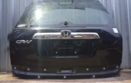 Крышка багажника для Honda CR-V 2006 года на фотографиях