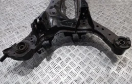 Задний подрамник для Nissan Teana 2012 года на фотографиях