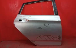 Накладка на дверь задняя правая для Hyundai Solaris 2010 года на фотографиях