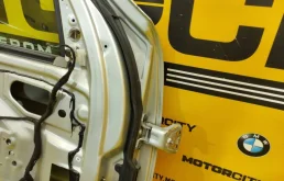 Дверь передняя правая для Mercedes-Benz M class 2001 года на фотографиях