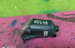 Противотуманка (ПТФ) передняя левая для Volkswagen Passat 2001 года на фотографиях