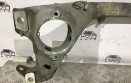 Подрамник двигателя для Volkswagen Touareg 2004 года на фотографиях