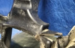 Усилитель переднего бампера для Renault Duster 2012 года на фотографиях