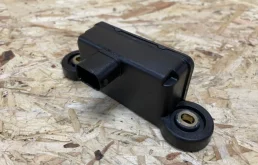 Датчик углового ускорения ESP для Mercedes-Benz C class 2010 года на фотографиях