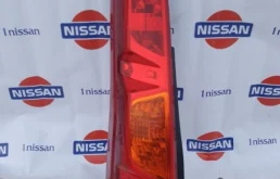 Фонарь левый для Nissan X-Trail 2013 года на фотографиях