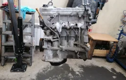 Двигатель без навесного для Mazda Familia 2007 года на фотографиях