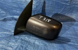 Стекла и зеркала для Nissan X-Trail 2006 года на фотографиях