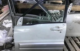 Двери для Suzuki Grand Vitara 2004 года на фотографиях