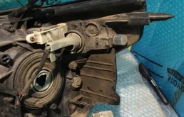 Фары для Toyota Land Cruiser 2011 года на фотографиях