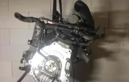 Двигатель для Skoda Octavia 1996 года на фотографиях