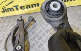 Рычаг передний правый нижний для Audi A4 2015 года на фотографиях