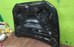 Капот для Audi Q5 2008 года на фотографиях