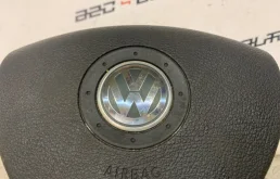 Подушка безопасности водителя для Volkswagen Passat 2008 года на фотографиях