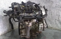 Двигатель для Mazda MPV 1999 года на фотографиях