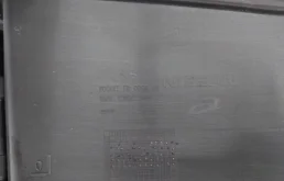 Уплотнитель передней правой двери для Nissan X-Trail 2022 года на фотографиях