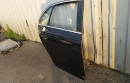 Дверь задняя правая для Volkswagen Jetta 2007 года на фотографиях