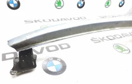 Усилитель заднего бампера для Skoda Octavia 2009 года на фотографиях