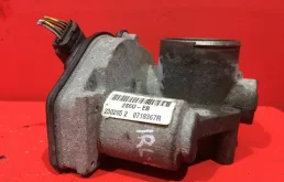 Дроссельная заслонка для Ford Focus 2007 года на фотографиях