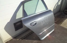 Двери для Audi A4 2006 года на фотографиях