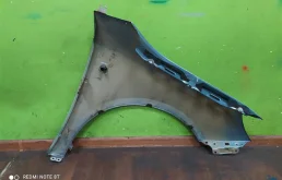 Крыло левое для Skoda Fabia 2011 года на фотографиях