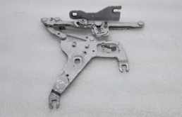 Петля капота левая для BMW X5 на фотографиях