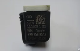 Датчик подушки безопасности для Audi A6 2010 года на фотографиях