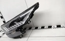 Фара ксенон левая для Audi Q8 на фотографиях