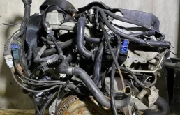 Двигатель для Audi A4 1996 года на фотографиях